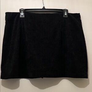 HALARA Black Mini Skirt